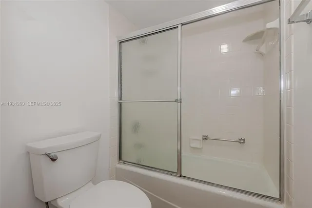 $295,000 | 625 Oaks Drive, Unit 503, Pompano Beach, FL 33069