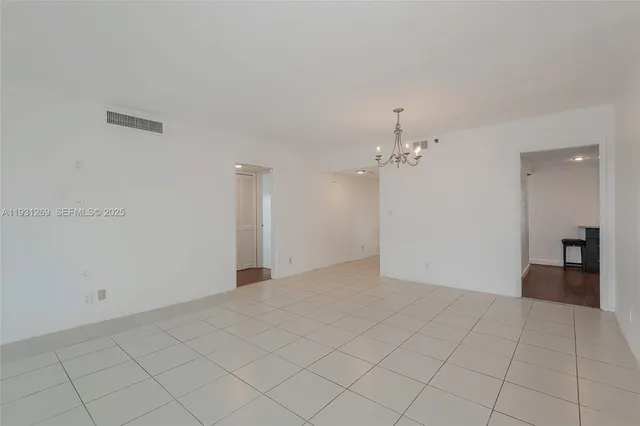 $295,000 | 625 Oaks Drive, Unit 503, Pompano Beach, FL 33069