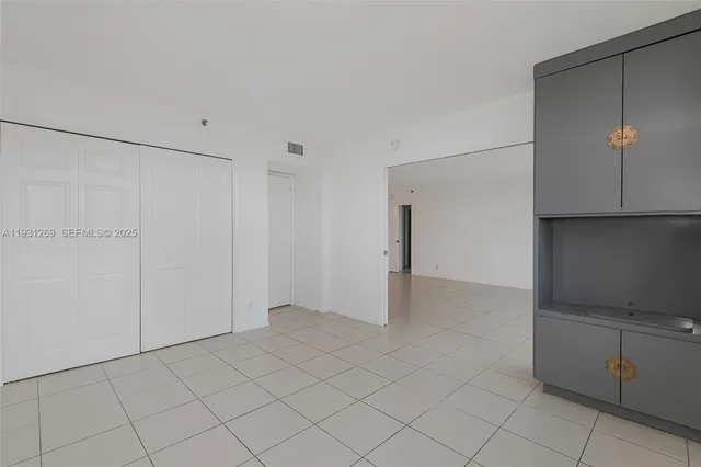 $295,000 | 625 Oaks Drive, Unit 503, Pompano Beach, FL 33069