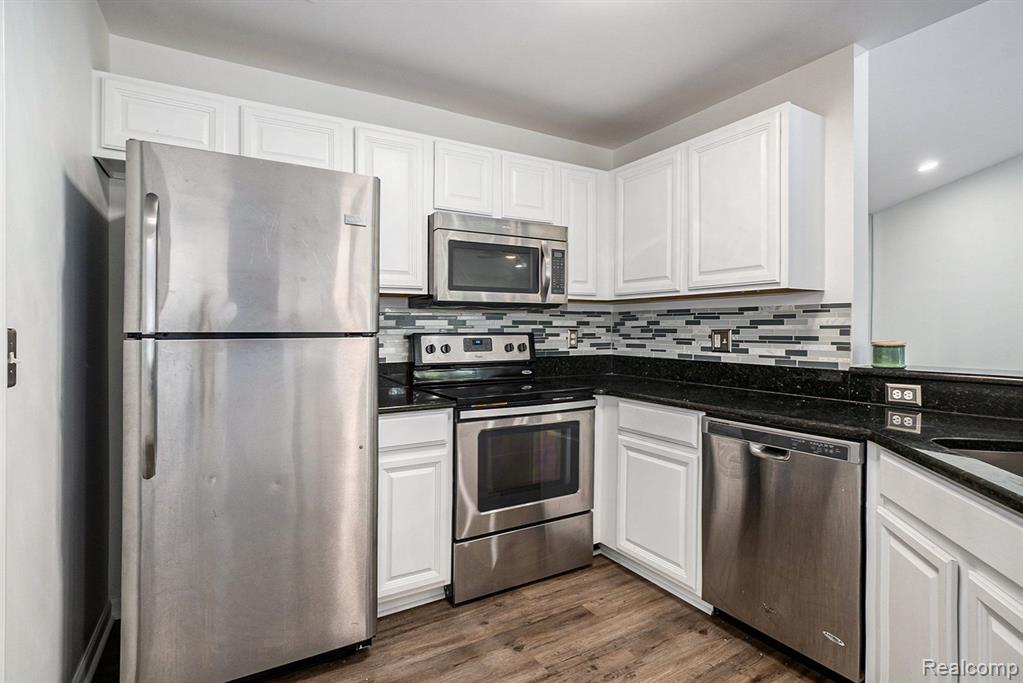 13439 Forest Ridge Boulevard Sterling Heights, MI 48313 - Photo 8 of 28