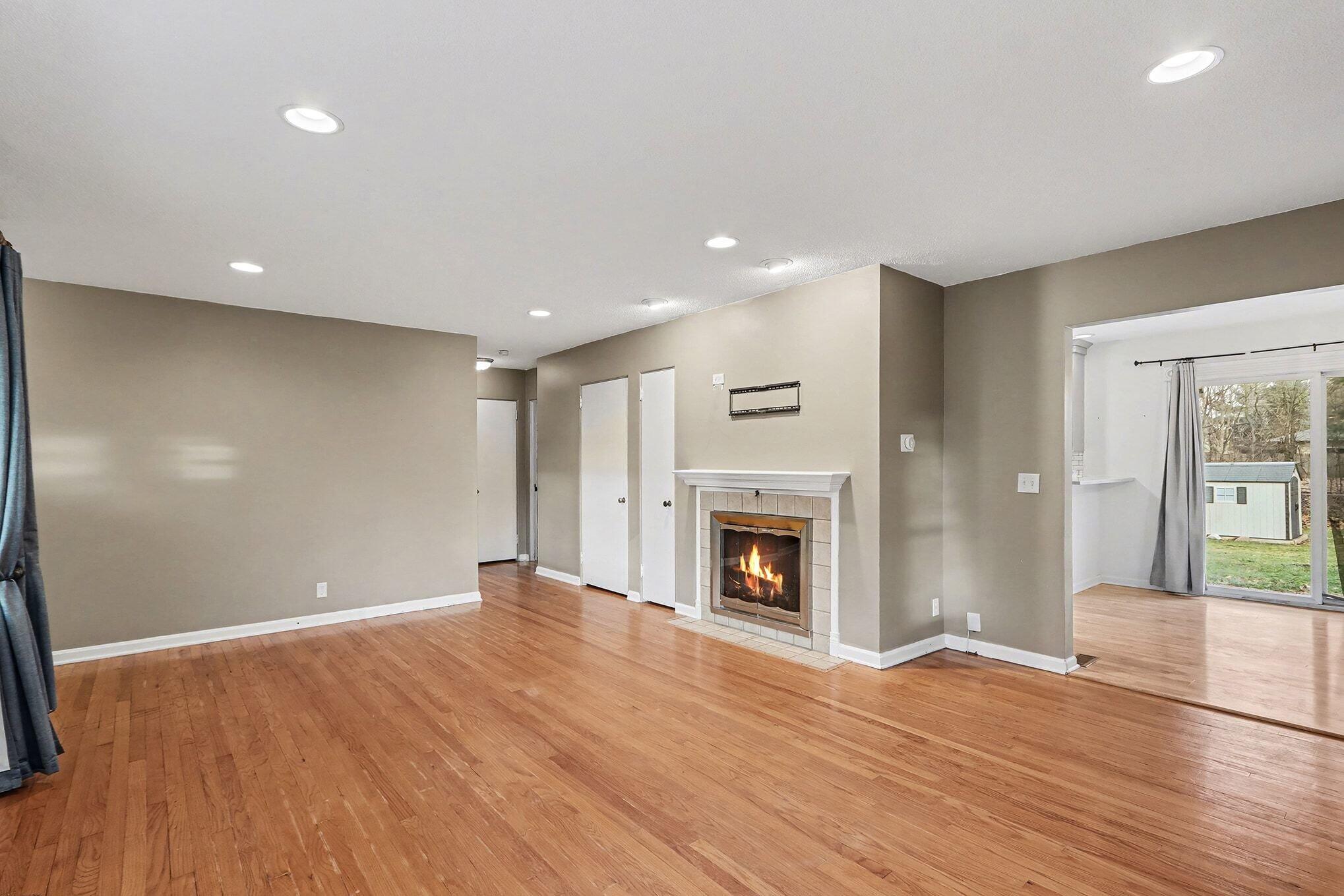 3525 Old Colony Road Kalamazoo, MI 49008 - Photo 4 of 18 file_1581