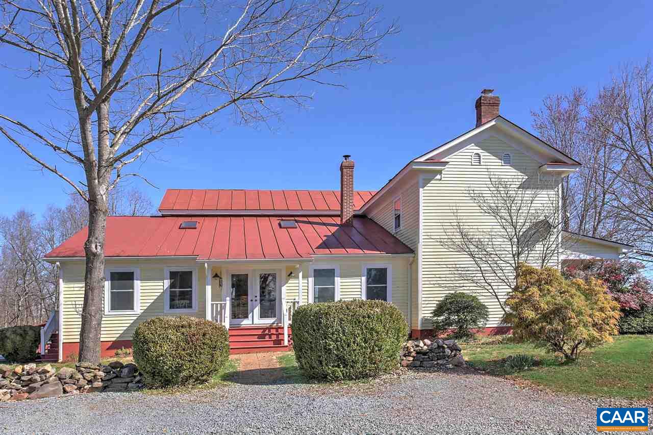 481 Beautiful Run Road Rochelle, VA 22738 - Photo 4 of 45 a front view of a house with garden