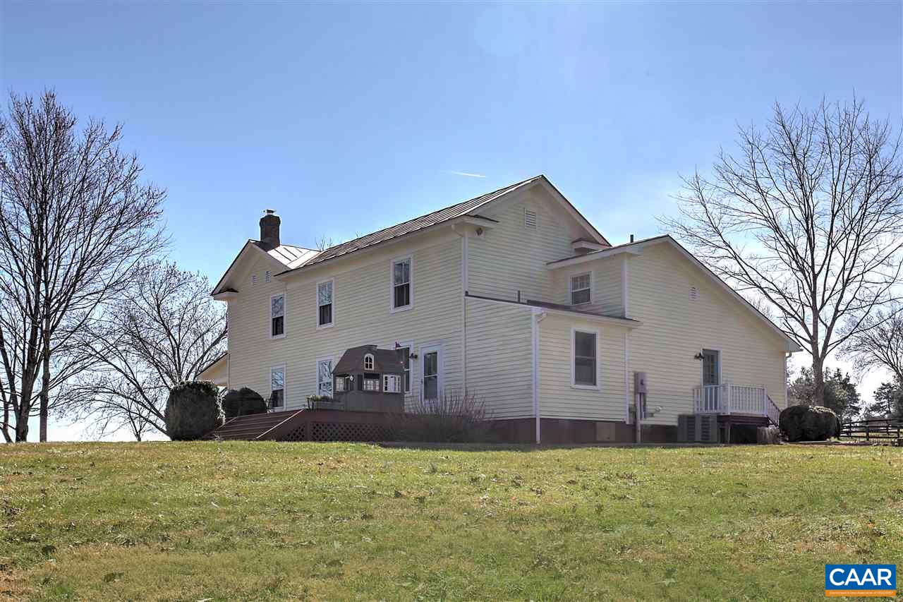 481 Beautiful Run Road Rochelle, VA 22738 - Photo 5 of 45 a view of a house with a yard