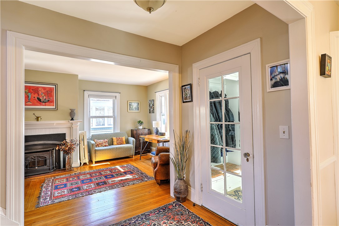 77 Chiswick Road Cranston, RI 02905 - Photo 6 of 36