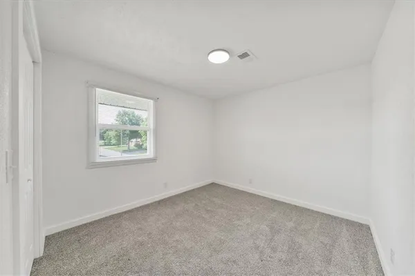 $865,000 | 1002 Twin Oaks Terrace, Harrisonville, MO 64701