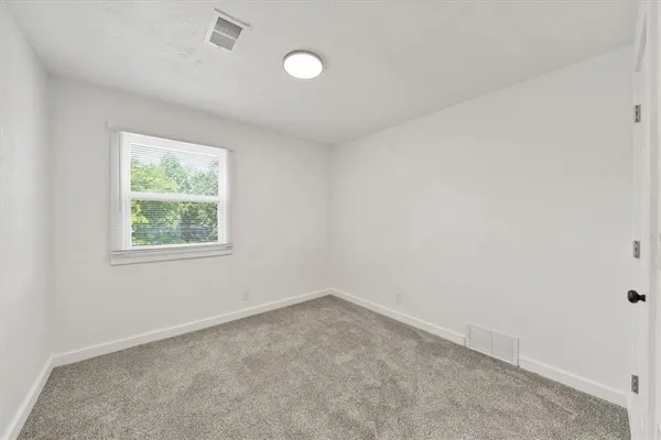 $865,000 | 1002 Twin Oaks Terrace, Harrisonville, MO 64701