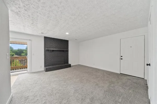 $865,000 | 1002 Twin Oaks Terrace, Harrisonville, MO 64701