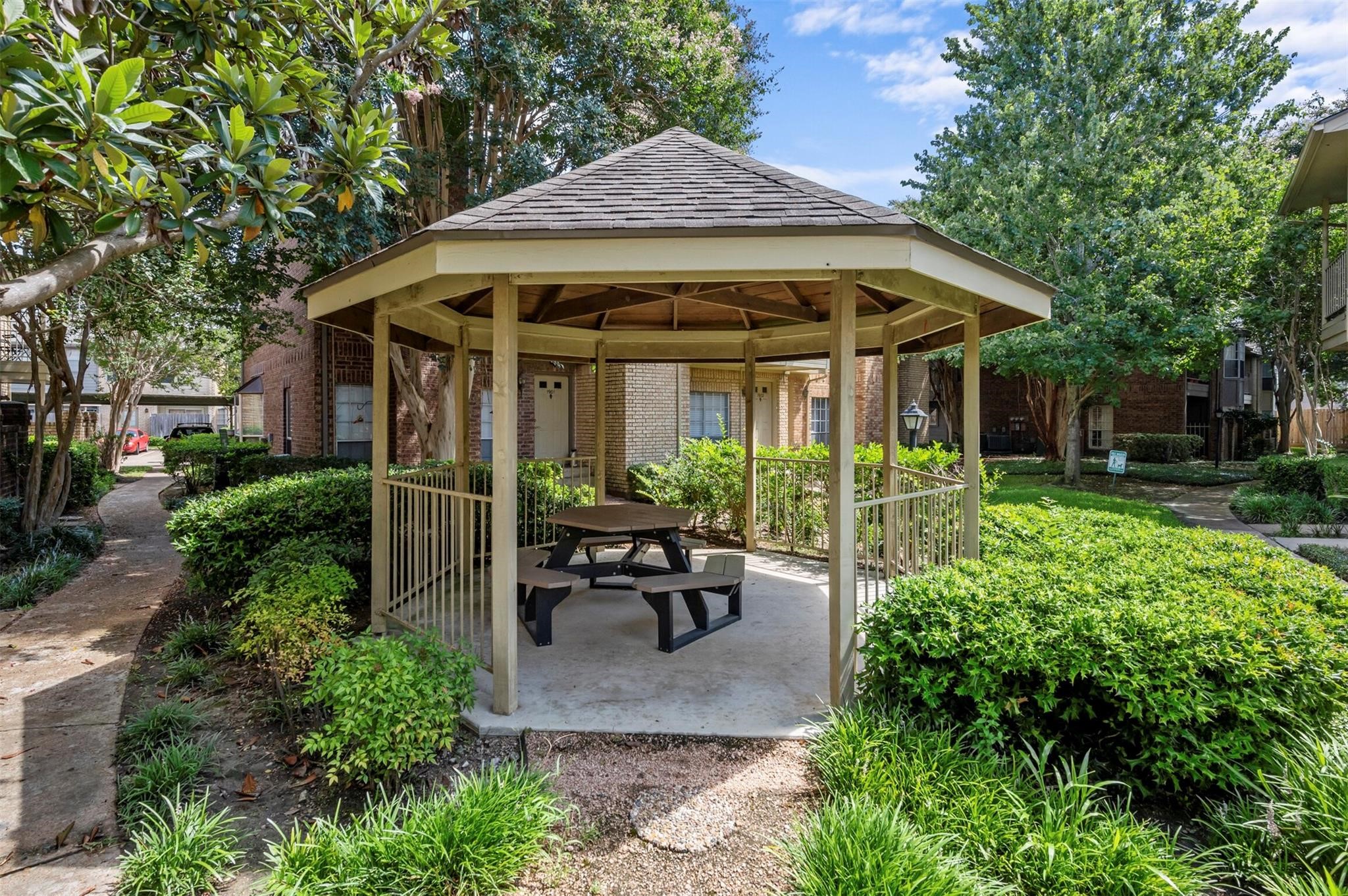 1515 Sandy Springs Road, Unit 2104 Houston, TX 77042 - Photo 17 of 19