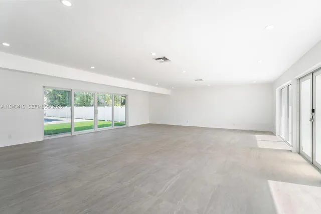 $19,900 | 430 Tamarind Drive, Hallandale Beach, FL 33009