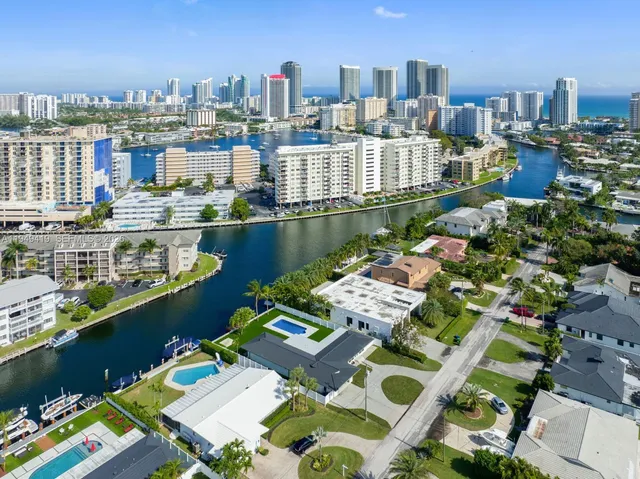 $19,900 | 430 Tamarind Drive, Hallandale Beach, FL 33009