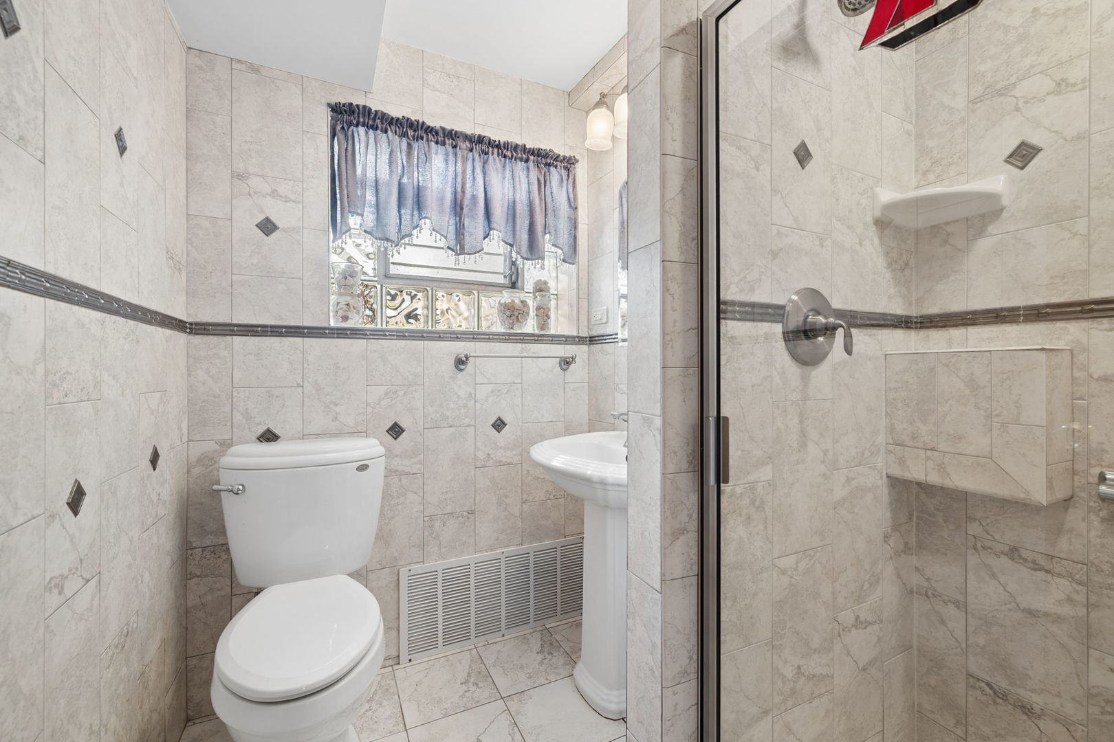 7802 Sawyer Road Darien, IL 60561 - Photo 20 of 29 Gallery Image 20