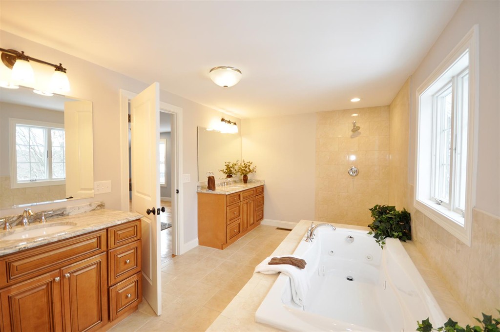 18-20 Webcowet Road, Unit 18 Arlington, MA 02474 - Photo 17 of 27 Gallery Image 17