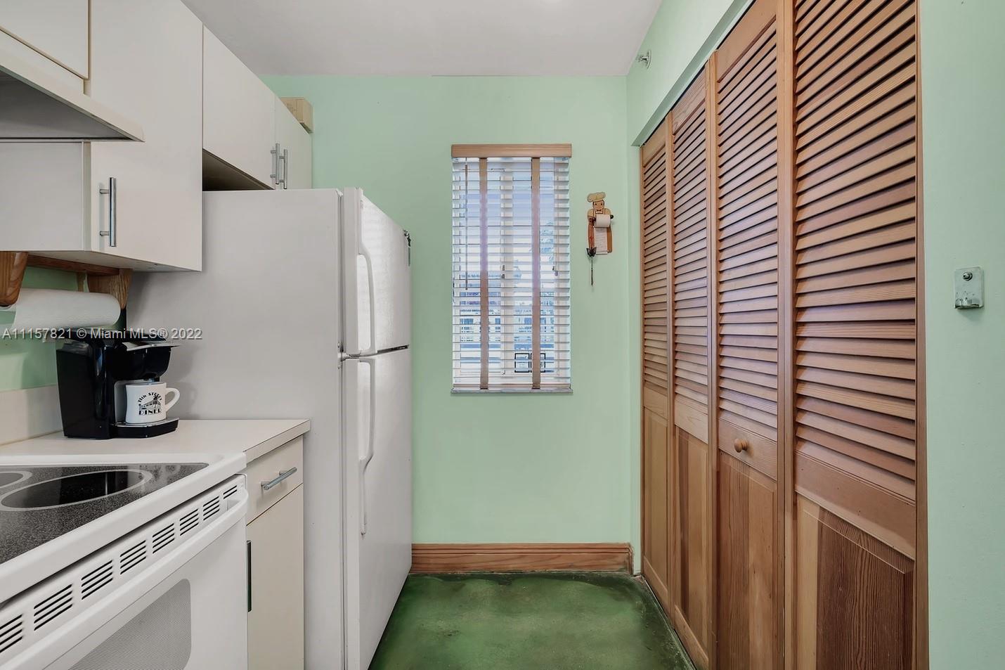 1401 Bay Road, Unit 209 Miami Beach, FL 33139 - Photo 19 of 37 Kitchen