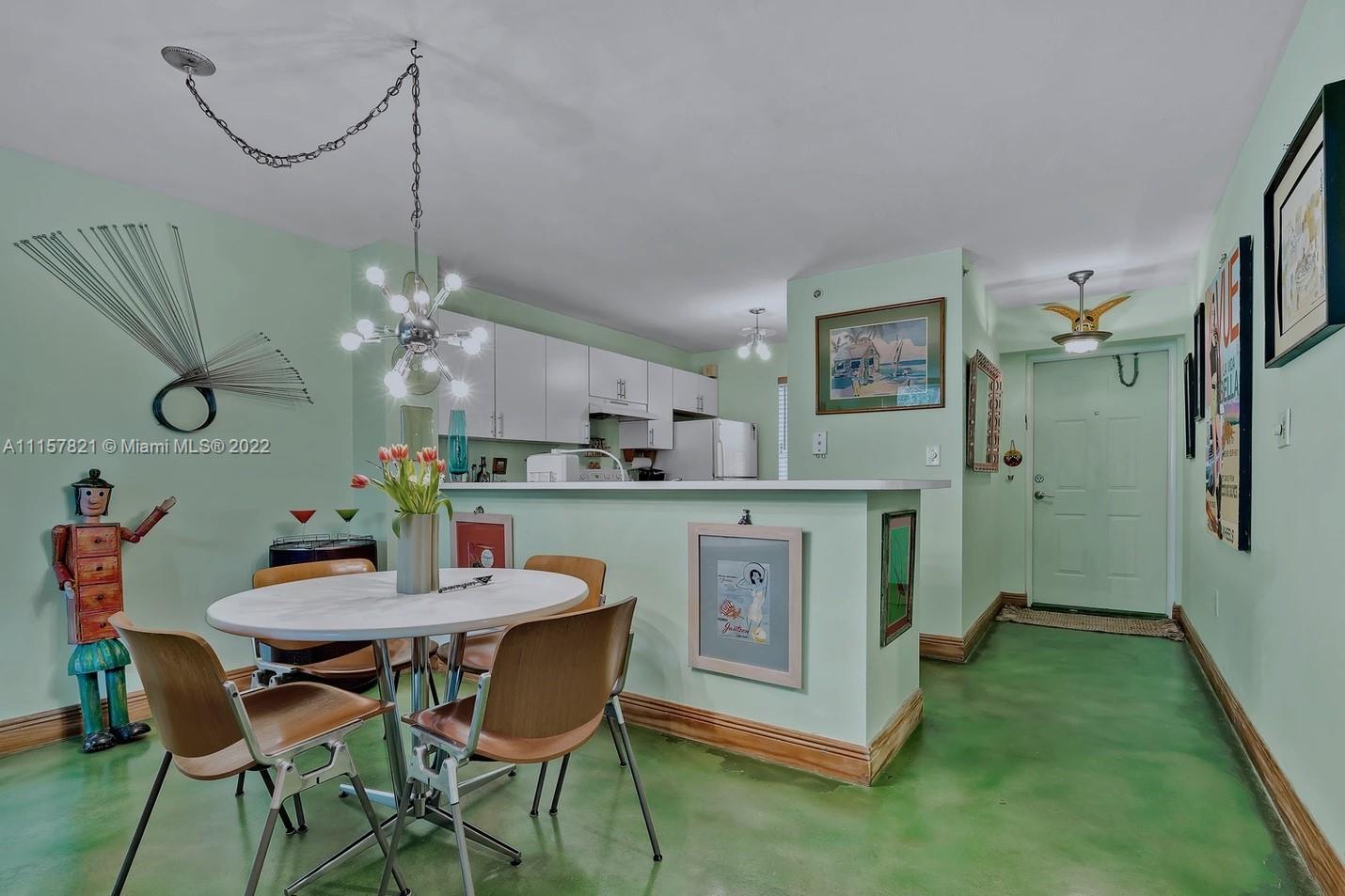 1401 Bay Road, Unit 209 Miami Beach, FL 33139 - Photo 21 of 37 Dining Area