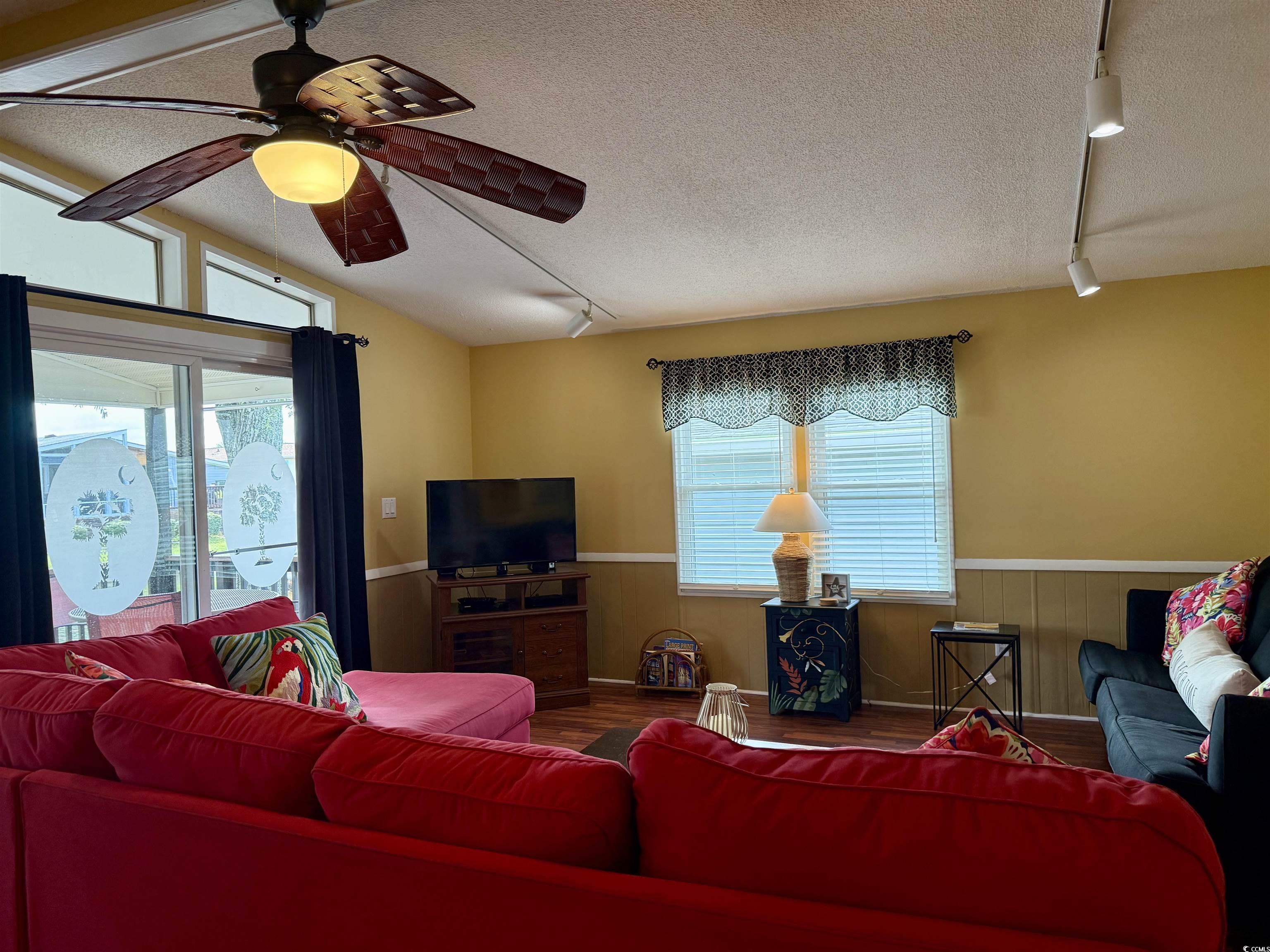 371 Meadowlark Surfside Beach, SC 29575 - Photo 8 of 35