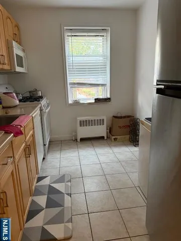 $2,150 | 2340 Linwood Avenue, Unit 2C, Fort Lee, NJ 07024