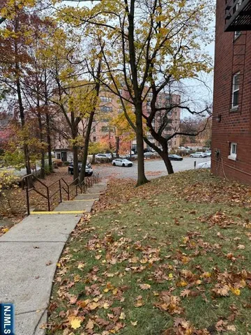 $2,150 | 2340 Linwood Avenue, Unit 2C, Fort Lee, NJ 07024