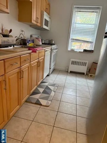 $2,150 | 2340 Linwood Avenue, Unit 2C, Fort Lee, NJ 07024