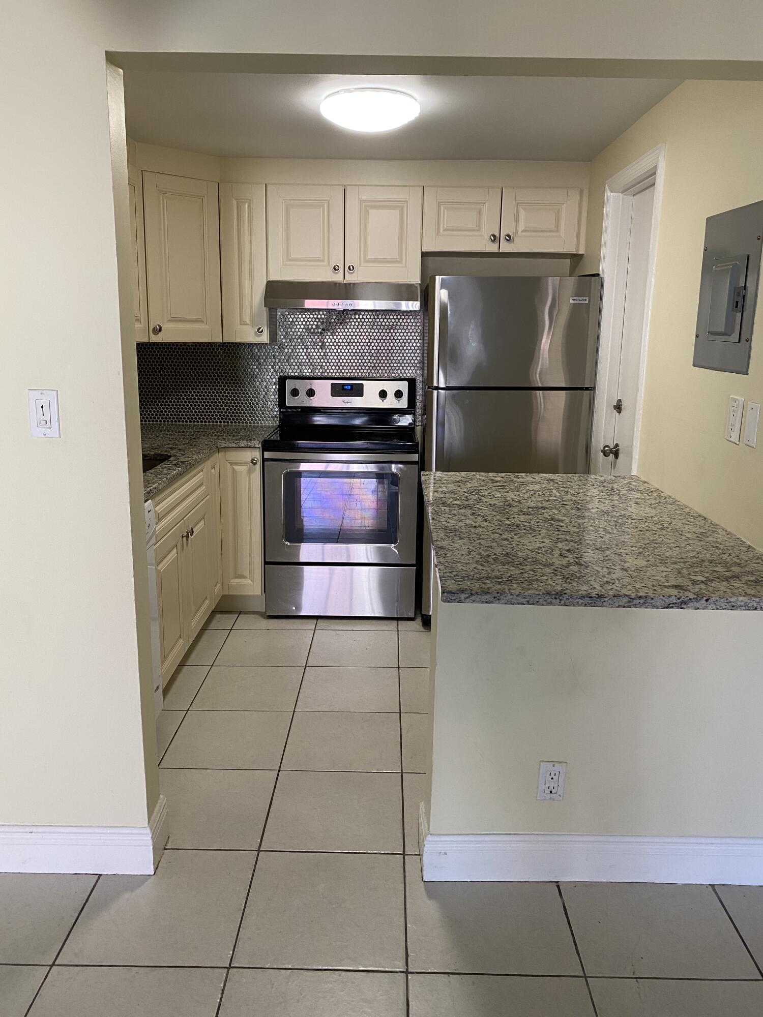 644 Northwest 13th Street, Unit 160 Boca Raton, FL 33486 - Photo 1 of 10 Kitchen