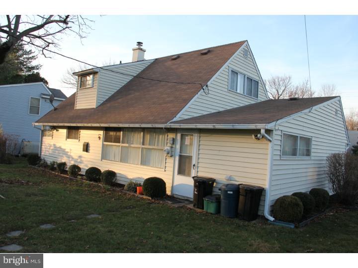 46 Long Loop Road Levittown, PA 19056 - Photo 3 of 6 Gallery Image 3