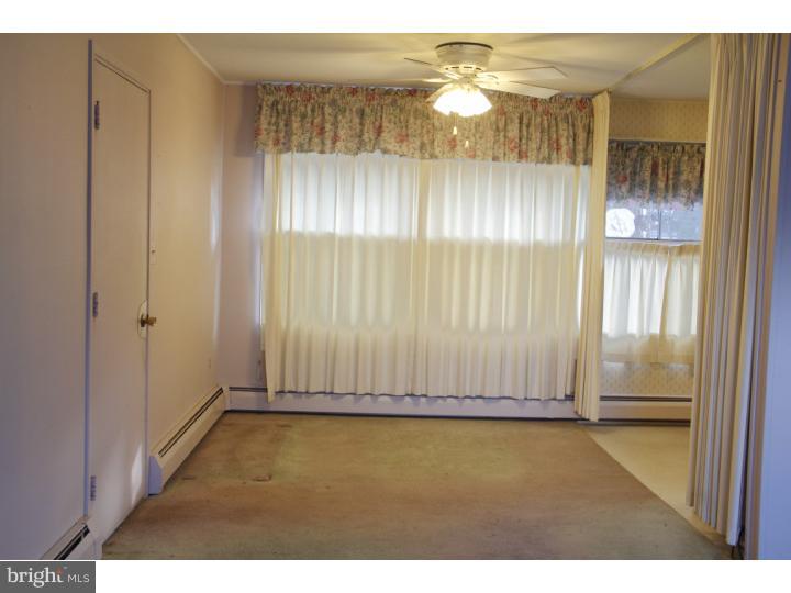 46 Long Loop Road Levittown, PA 19056 - Photo 6 of 6 Gallery Image 6