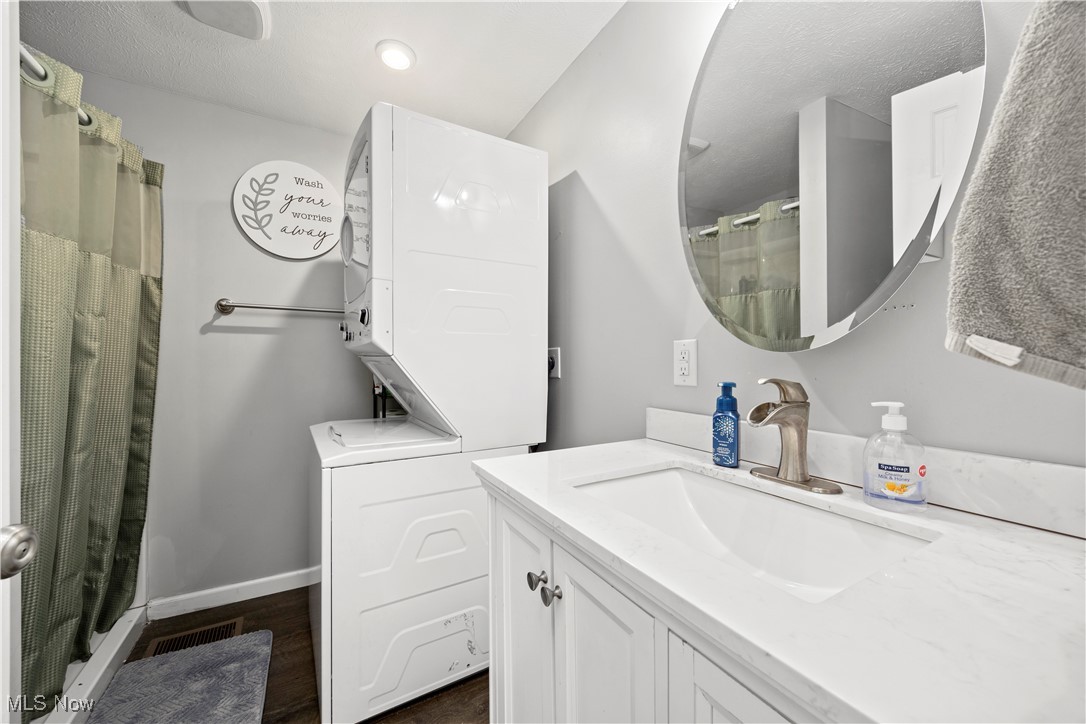 8010 Baumhart Road Amherst, OH 44001 - Photo 18 of 50 Bathroom on main floor