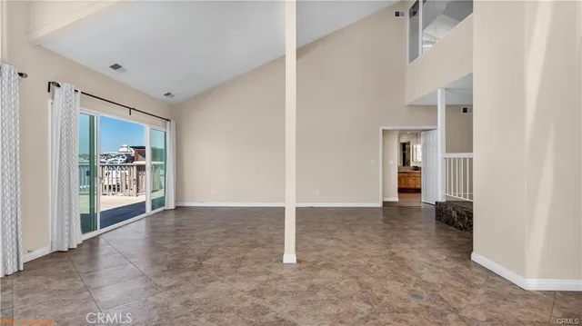 a view of livingroom with furniture