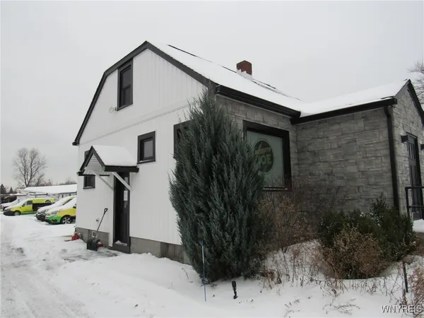 $529,000 | 3020 Niagara Falls Boulevard, Wheatfield, NY 14120