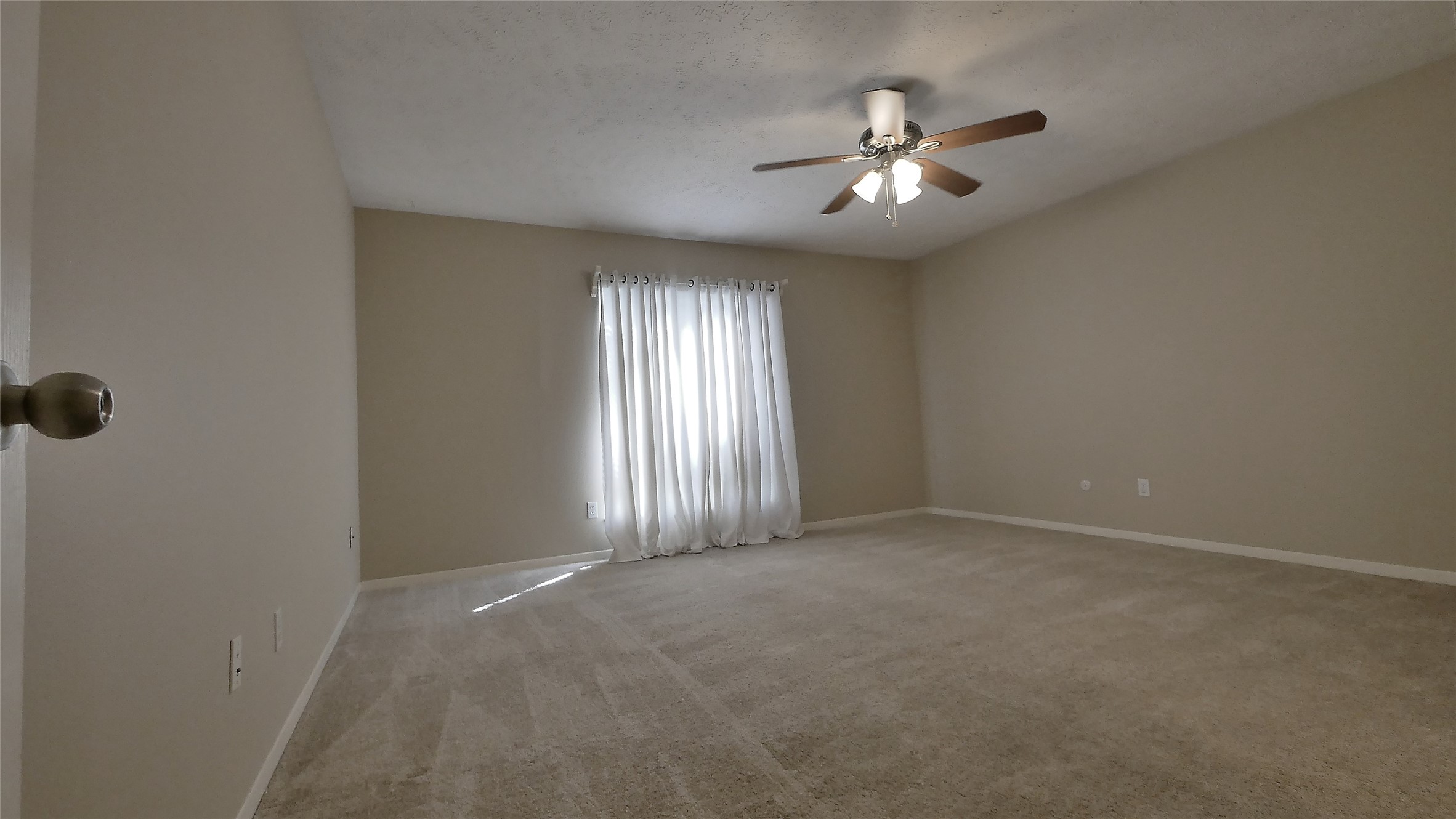 21626 Park Tree Lane Katy, TX 77450 - Photo 18 of 28 Primary Bedroom