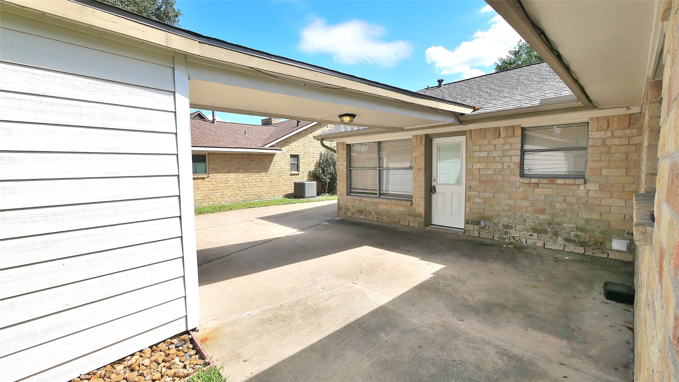 21626 Park Tree Lane Katy, TX 77450 - Photo 4 of 28 Backdoor and Garage area