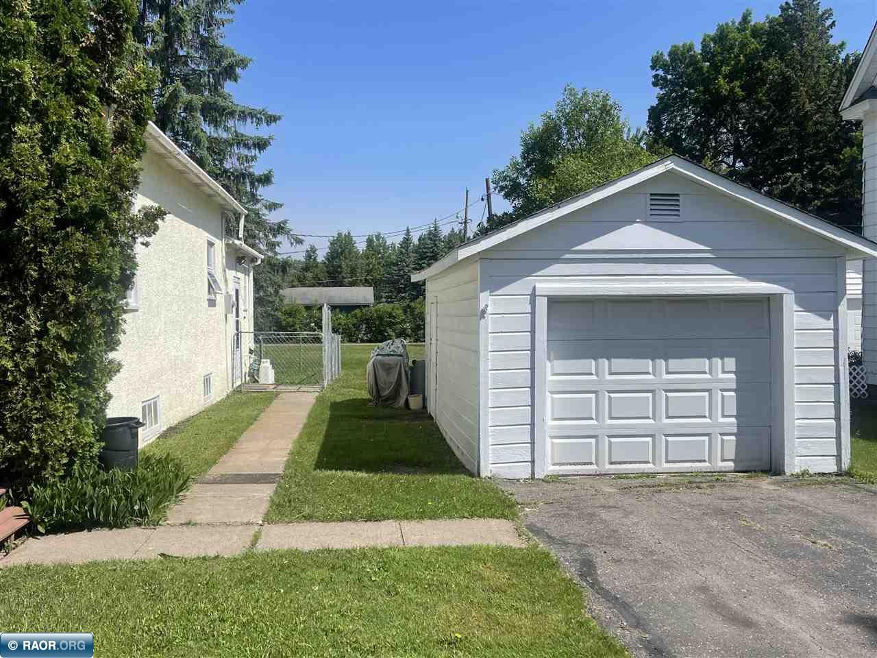 1921 East 26th Street Hibbing, MN 55746 - Photo 2 of 12
