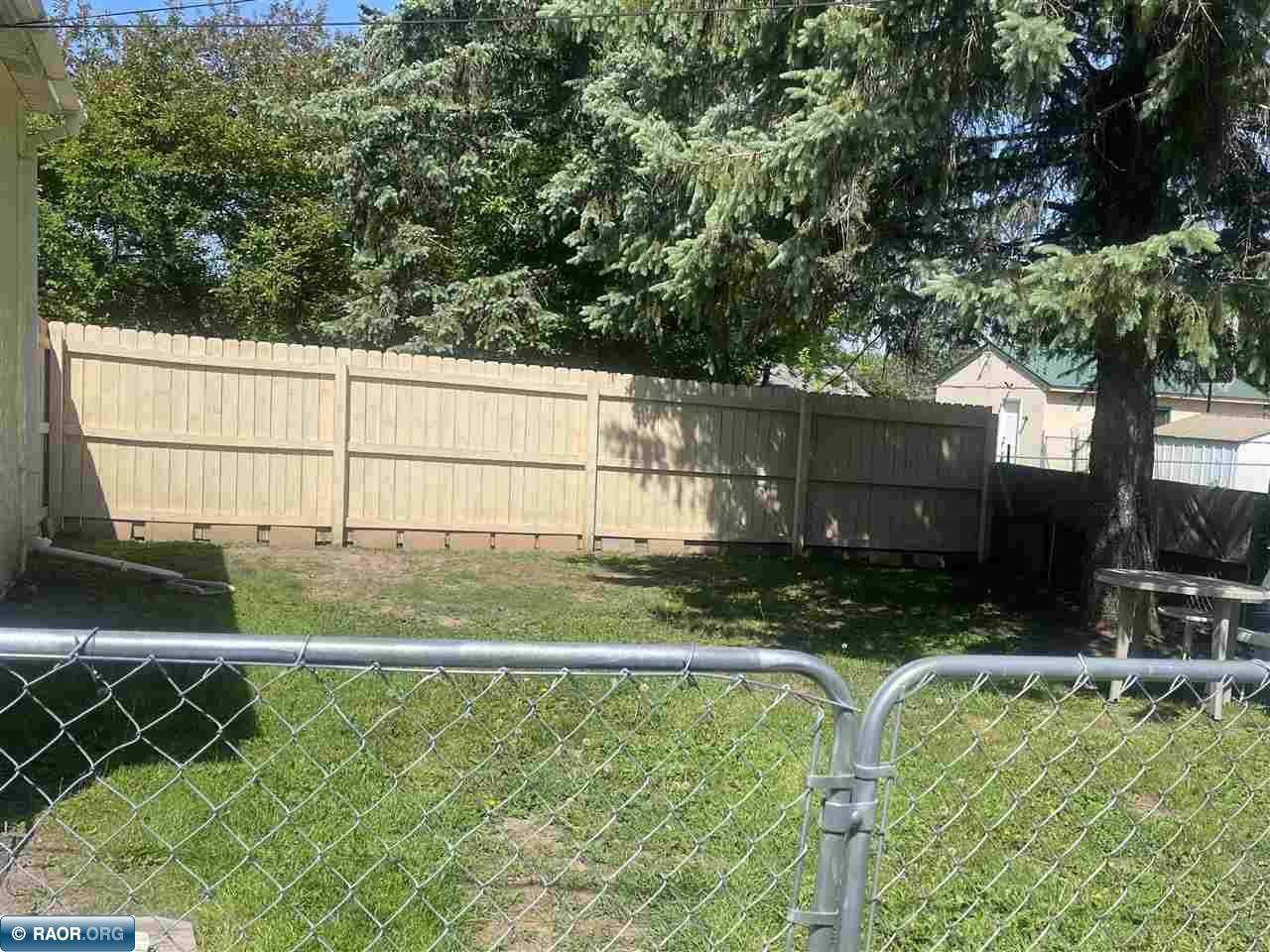 1921 East 26th Street Hibbing, MN 55746 - Photo 5 of 12