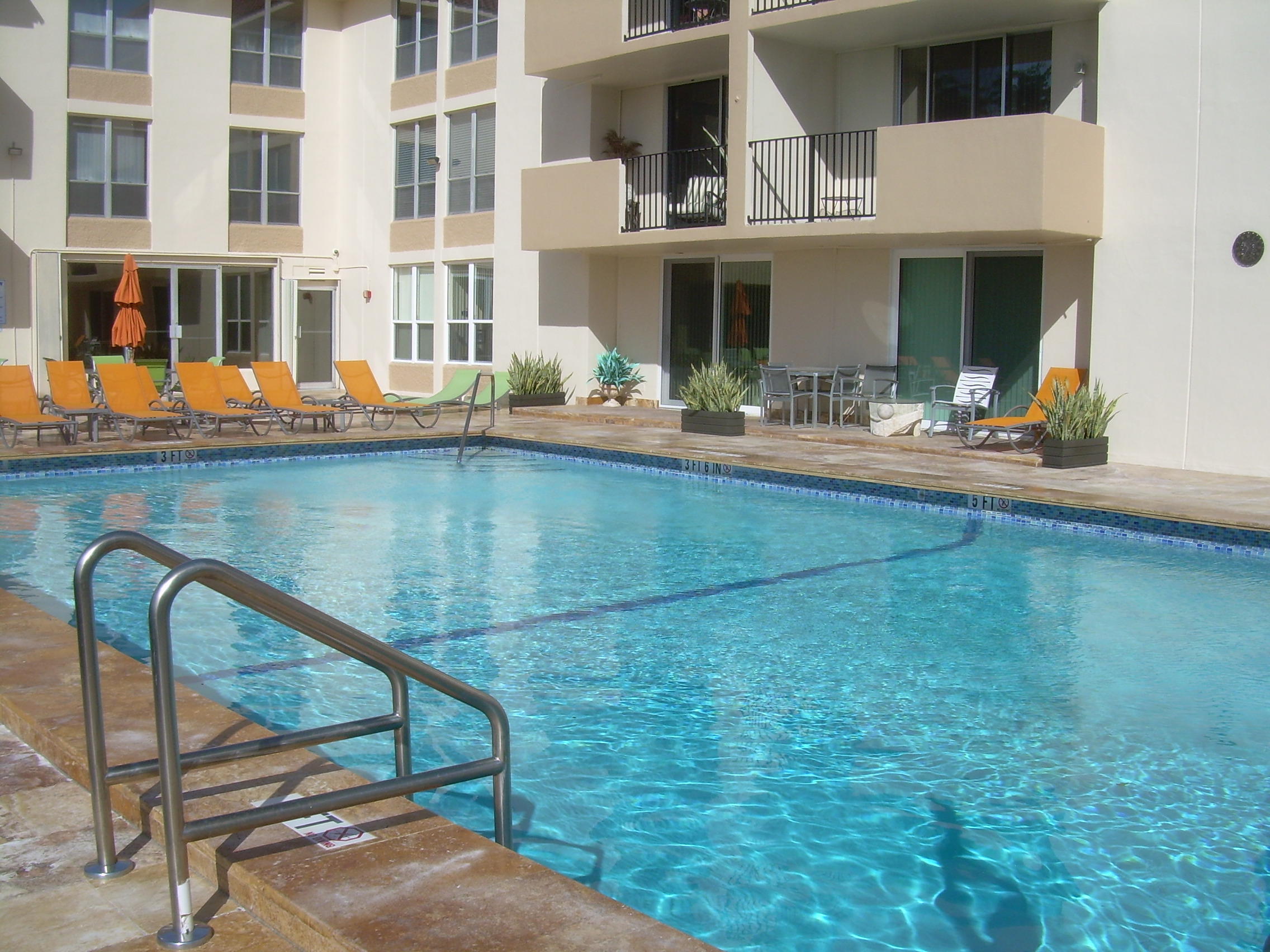 1000 Spanish River Road, Unit 3B Boca Raton, FL 33432 - Photo 2 of 28 Pool