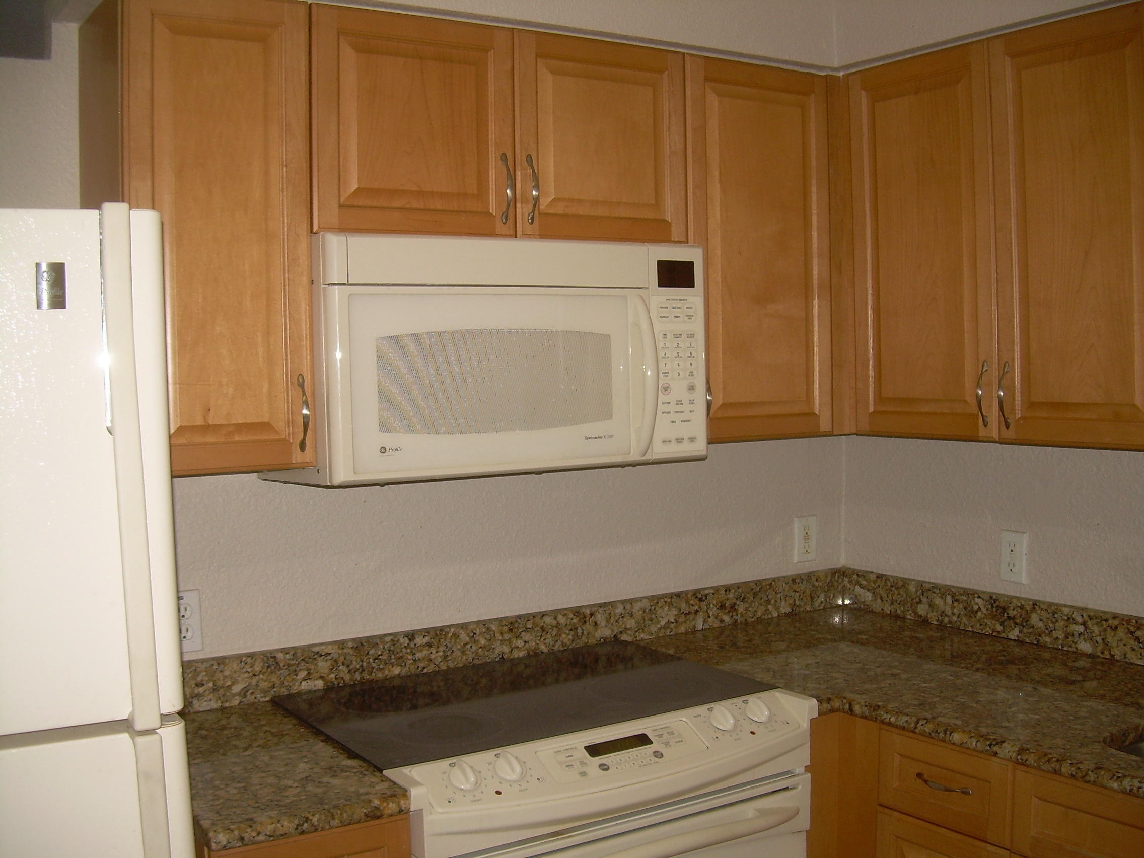 1000 Spanish River Road, Unit 3B Boca Raton, FL 33432 - Photo 7 of 28 Kitchen