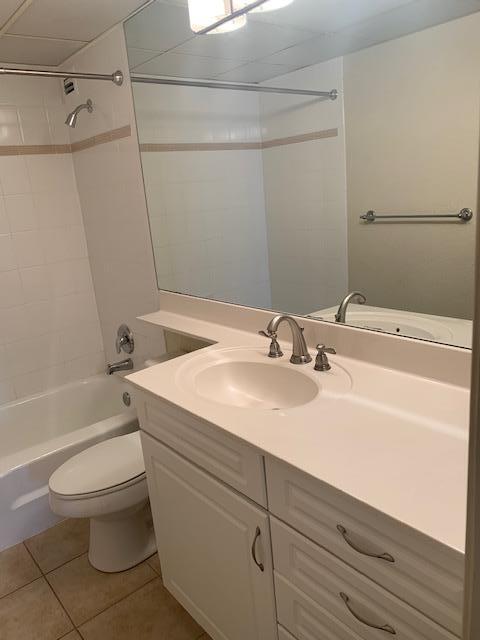 1000 Spanish River Road, Unit 3B Boca Raton, FL 33432 - Photo 10 of 28 Bathroom