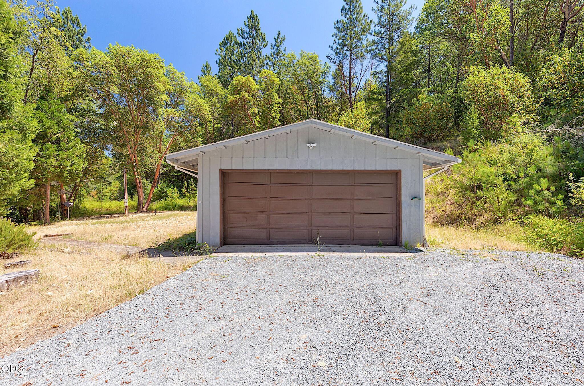 11230 Lower River Road Grants Pass, OR 97526 - Photo 13 of 29