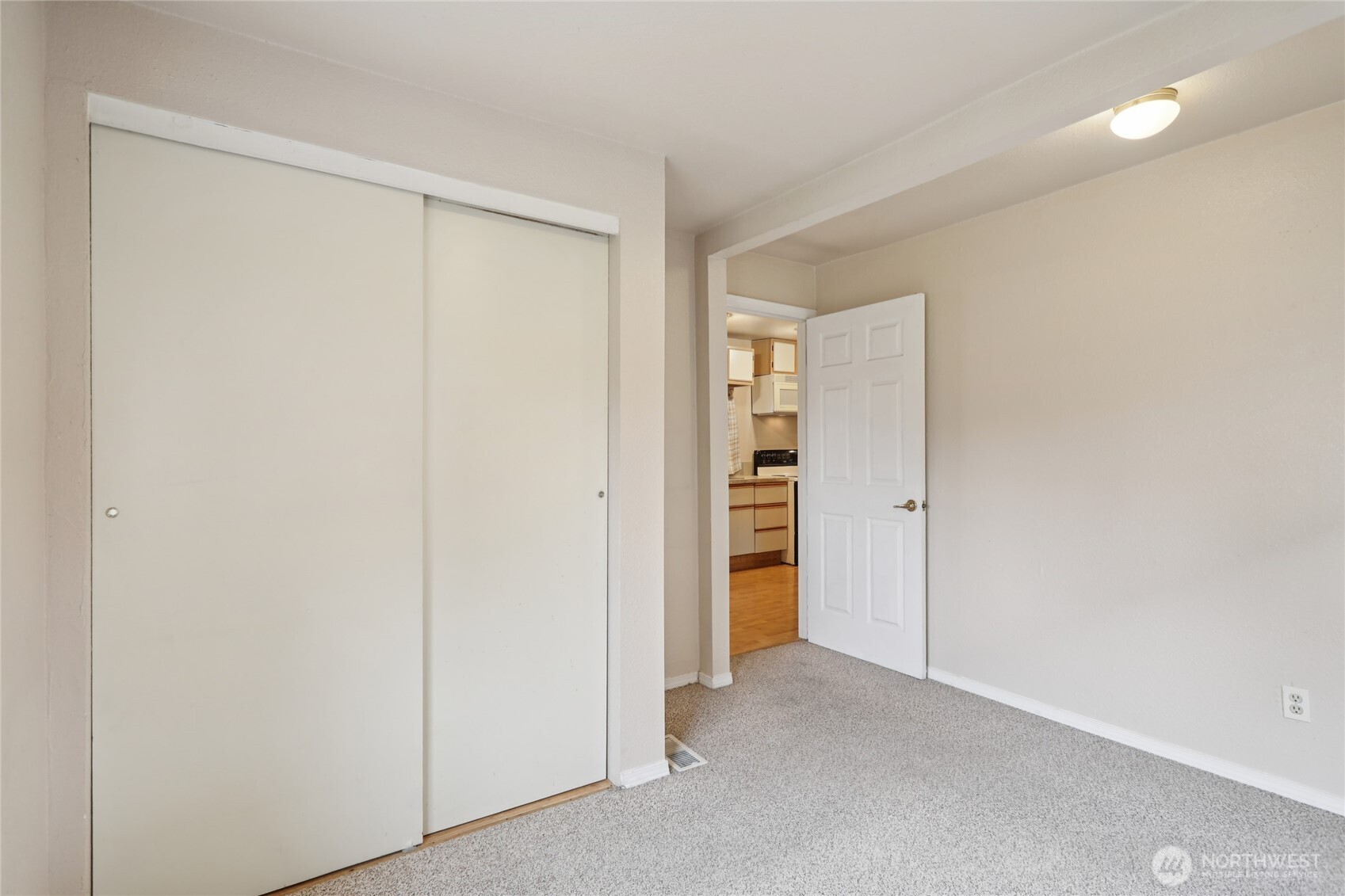 8649 18th Avenue Southwest Seattle, WA 98106 - Photo 15 of 31