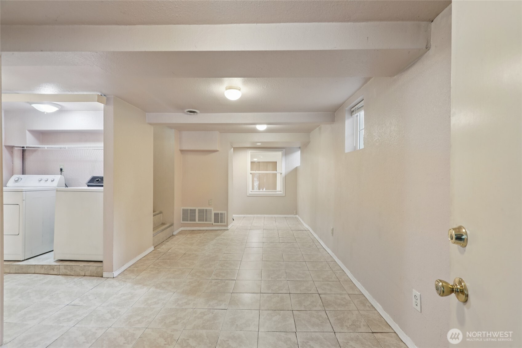 8649 18th Avenue Southwest Seattle, WA 98106 - Photo 18 of 31