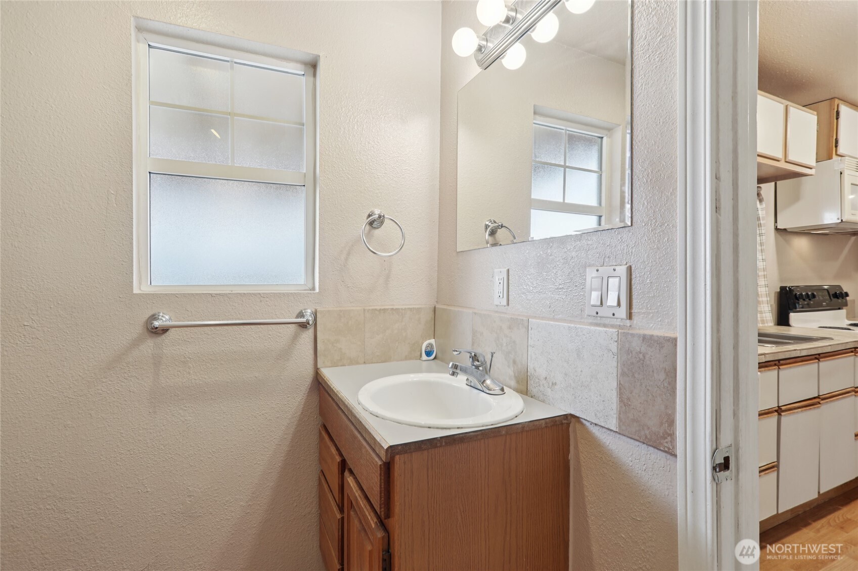 8649 18th Avenue Southwest Seattle, WA 98106 - Photo 22 of 31