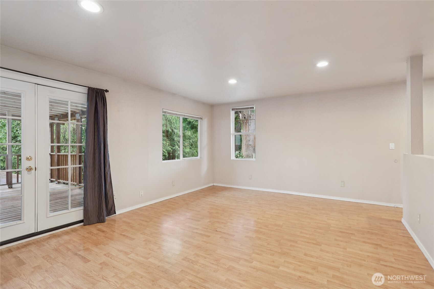 8649 18th Avenue Southwest Seattle, WA 98106 - Photo 8 of 31