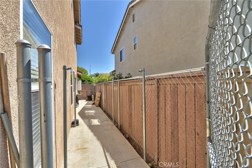 23126 Teil Glen Road Wildomar, CA 92595 - Photo 41 of 48 a view of a balcony