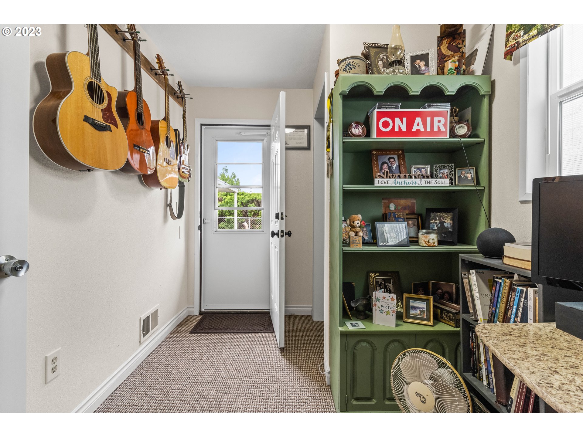 943 Oregon Way Woodburn, OR 97071 - Photo 25 of 39