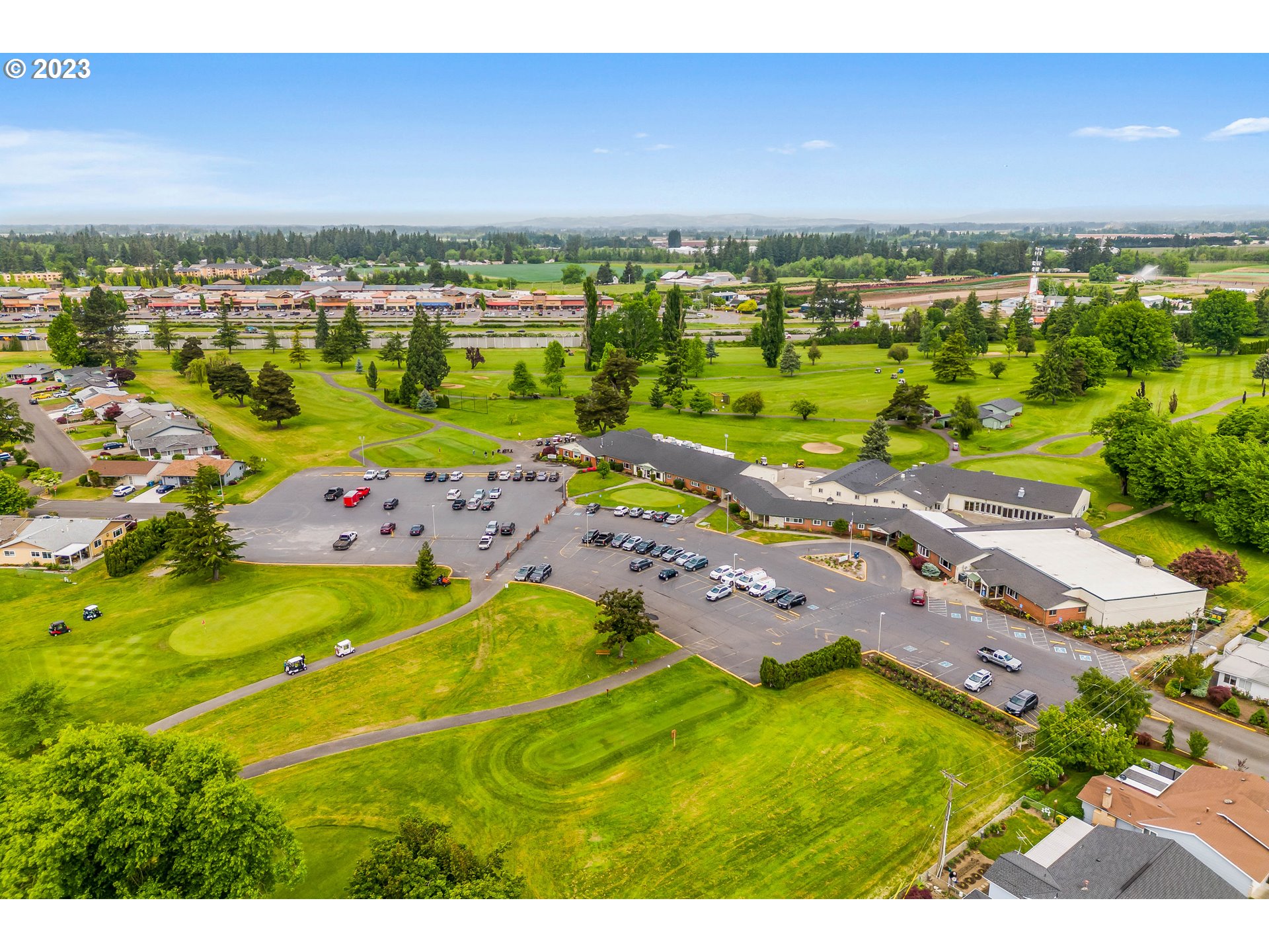 943 Oregon Way Woodburn, OR 97071 - Photo 33 of 39 a view of an ocean view