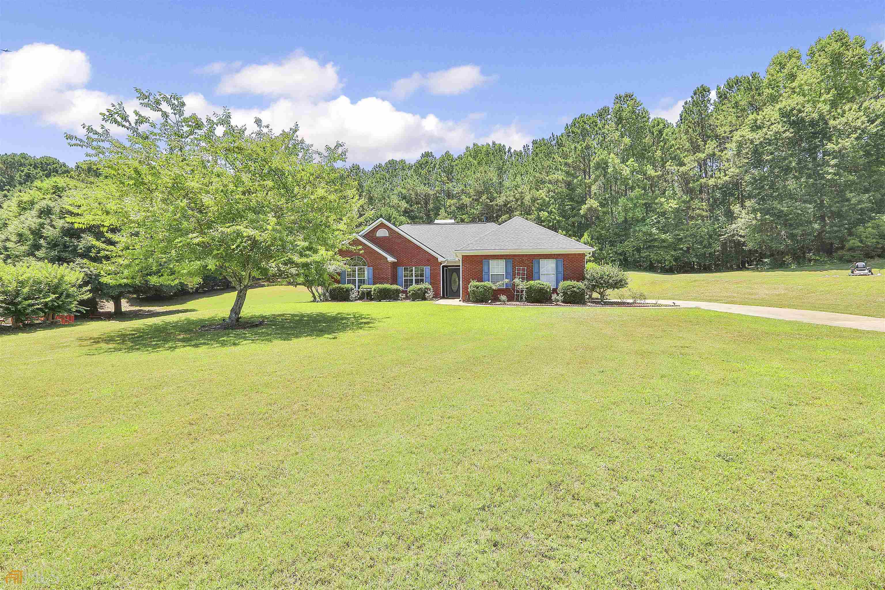 100 Riverside Walk Sharpsburg, GA 30277 - Photo 3 of 52