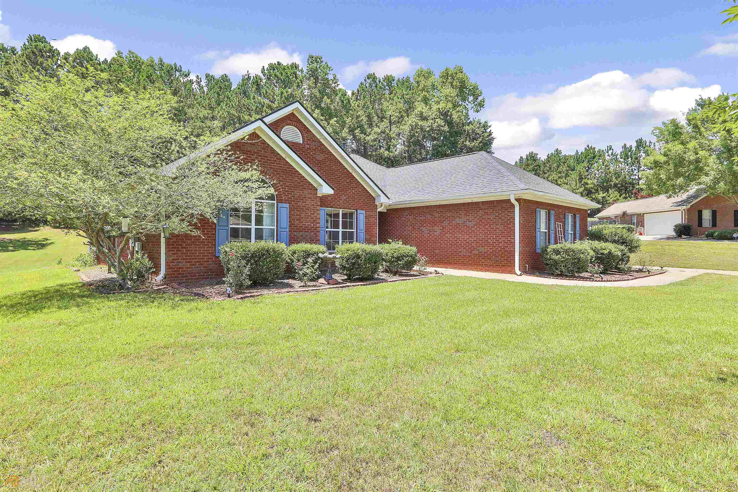 100 Riverside Walk Sharpsburg, GA 30277 - Photo 4 of 52