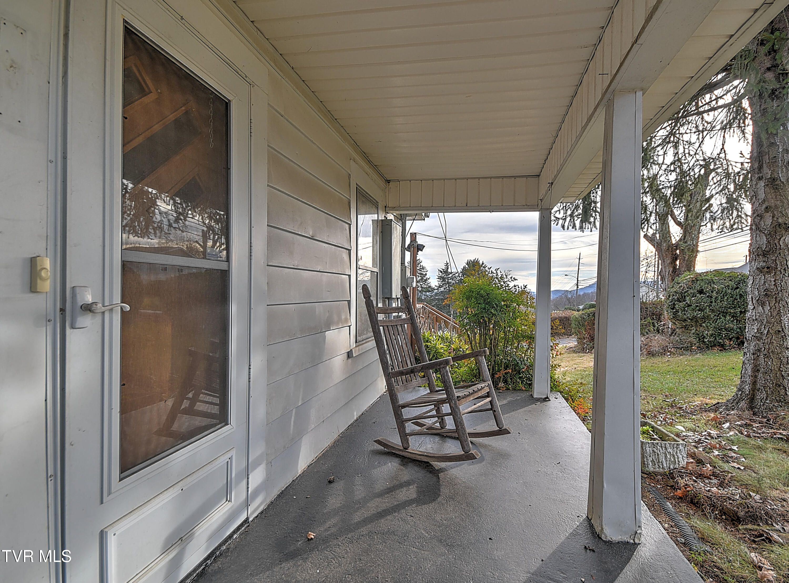 1141 Ridgecrest Avenue Kingsport, TN 37665 - Photo 5 of 62 1134 Ridgecrest BJ-5
