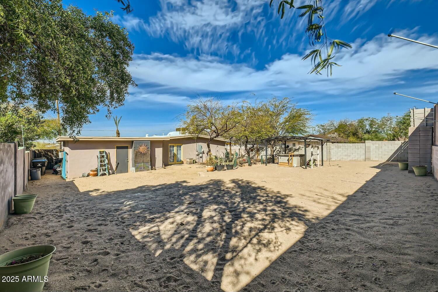 9031 North 14th Street Phoenix, AZ 85020 - Photo 26 of 33 a view of outdoor space yard and patio