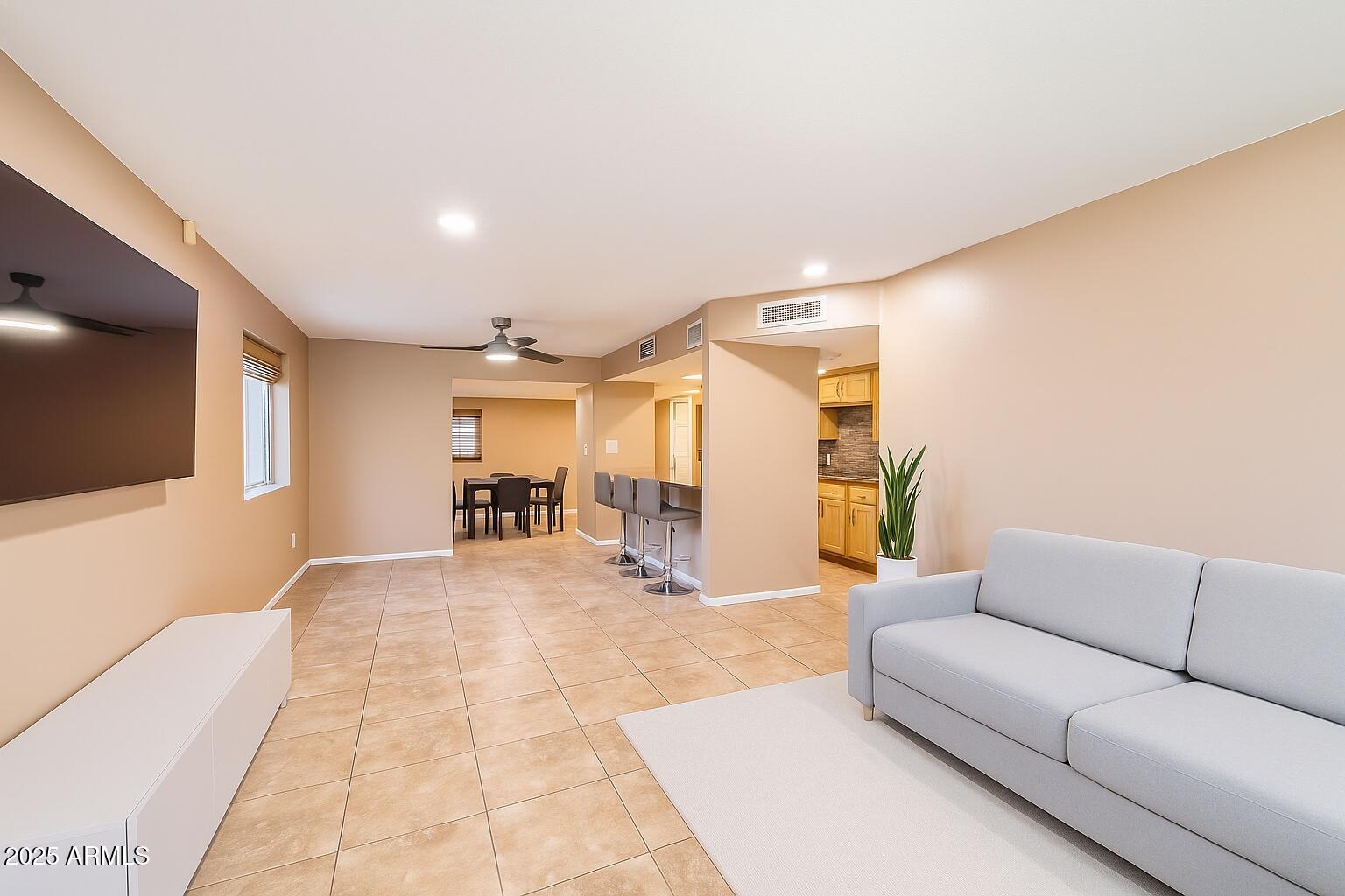 9031 North 14th Street Phoenix, AZ 85020 - Photo 6 of 33