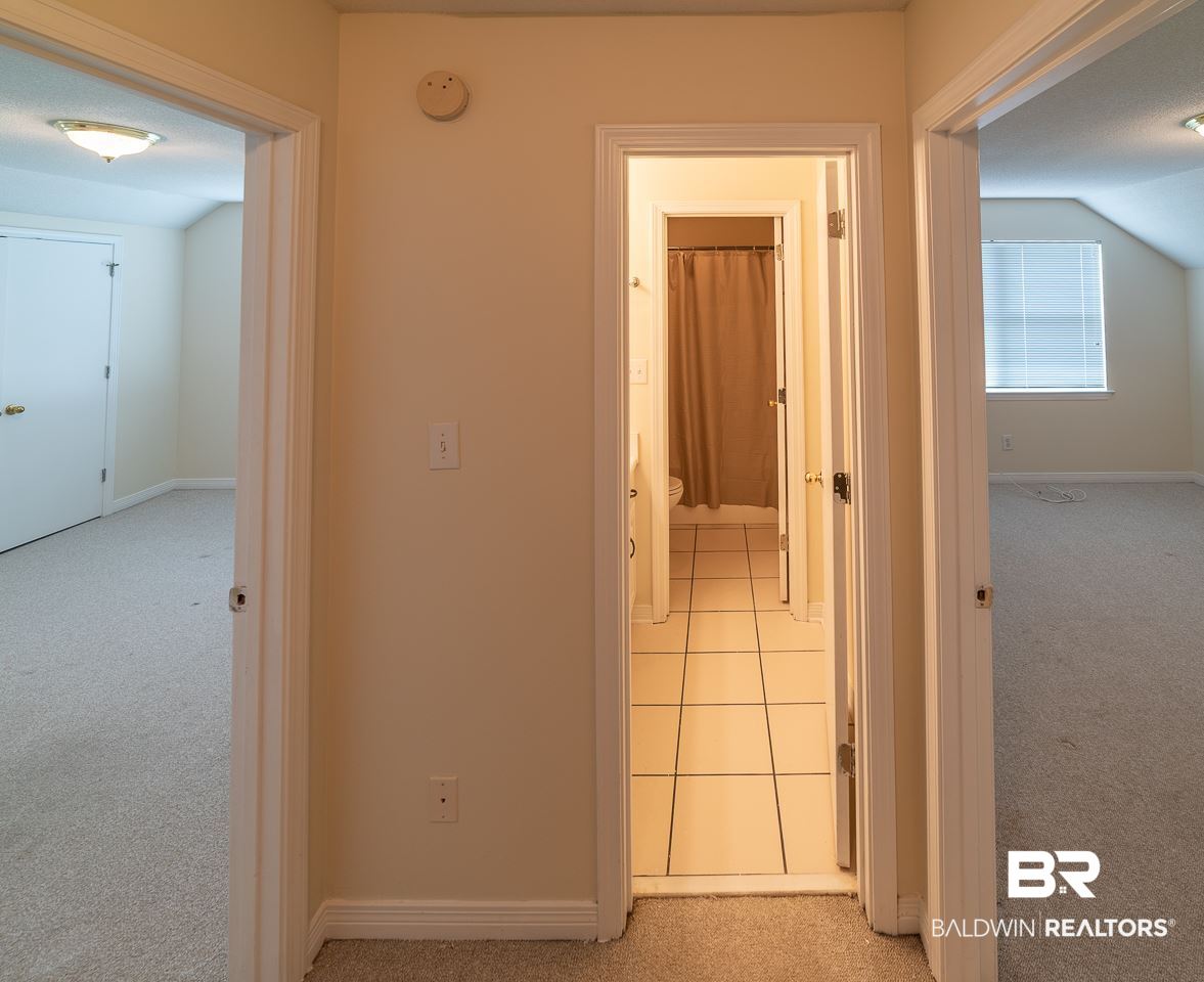 17460 Pandion Ridge, Unit C1 Fairhope, AL 36532 - Photo 19 of 25 Upstairs Bath