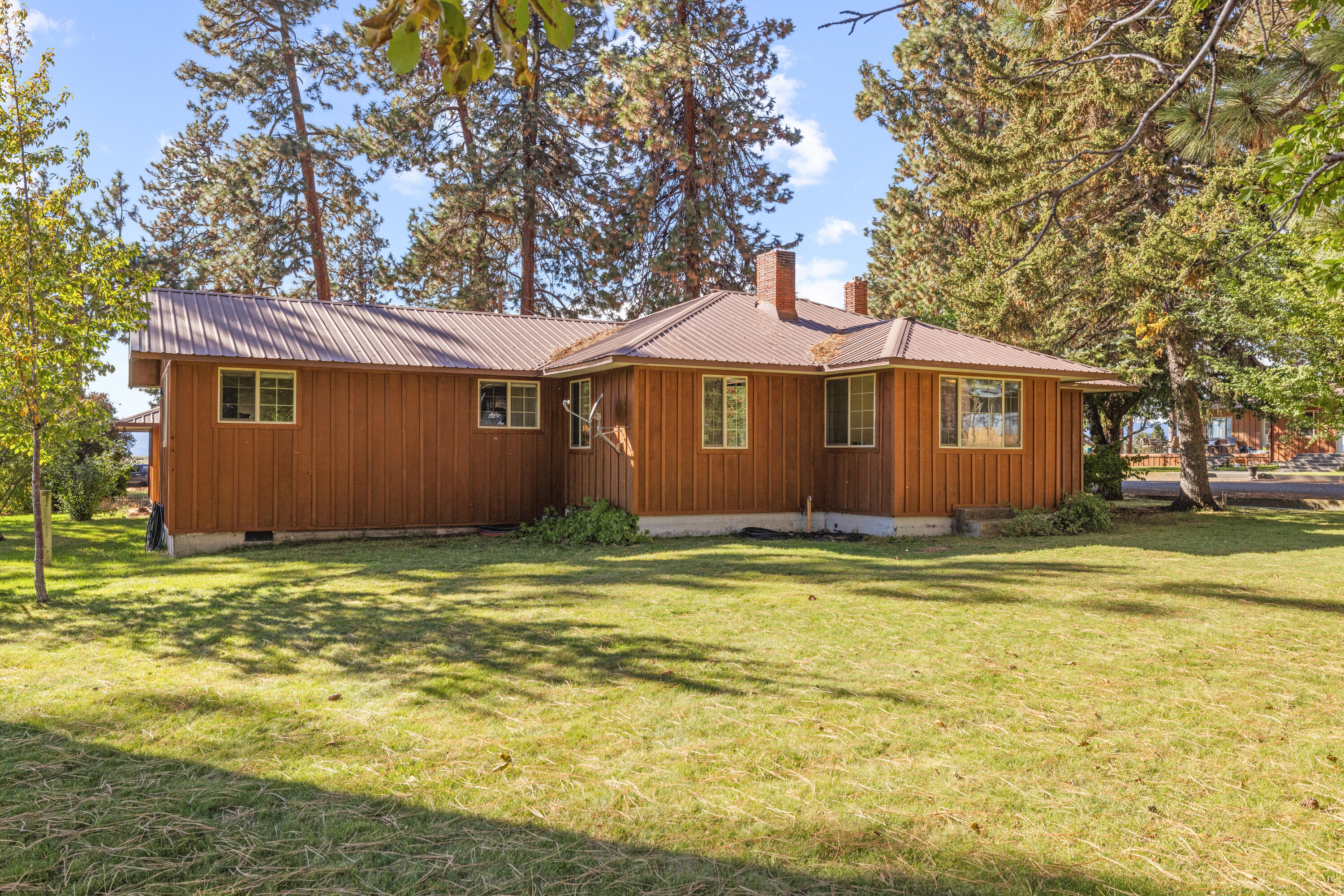 32486 Modoc Point Road Chiloquin, OR 97624 - Photo 99 of 135 32490 Modoc Point Rd-099